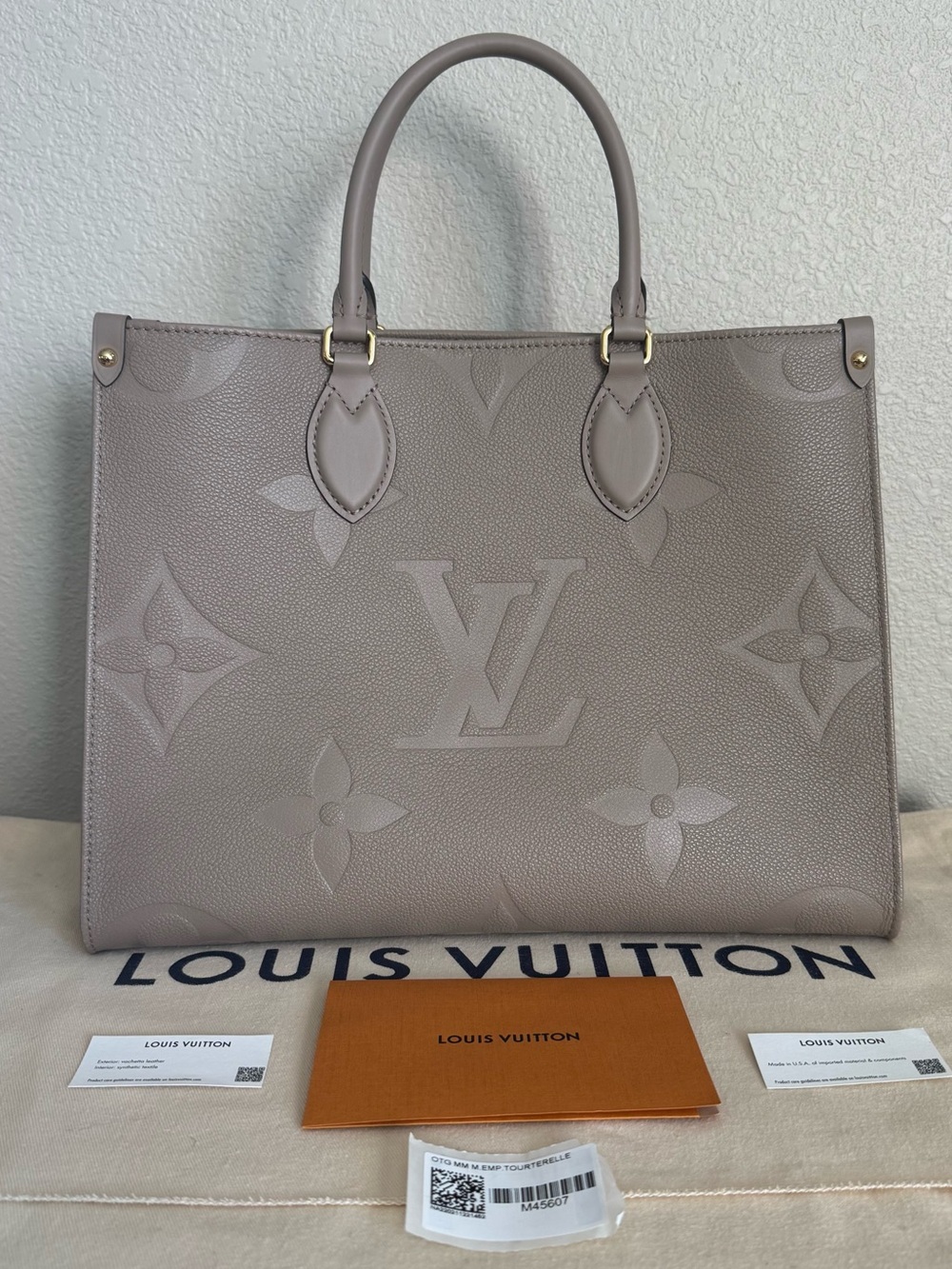 NEW LOUIS VUITTON Empriente Leather On The Go MM in Turtledove